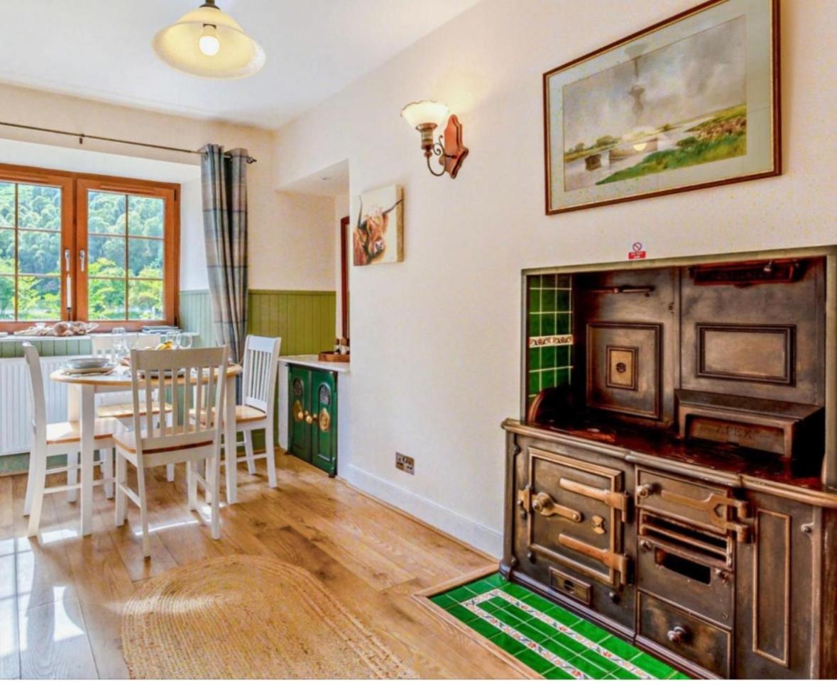 Rosemount Cottage One- Highland Cottage Гарв Экстерьер фото